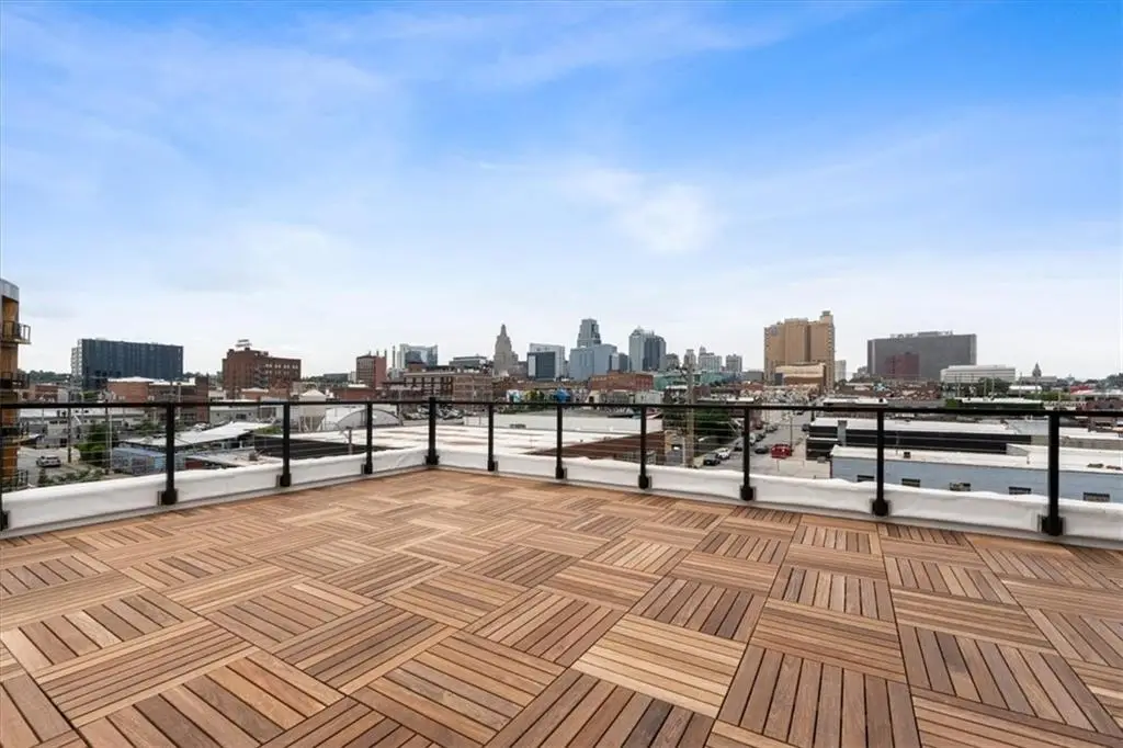 521 E 19th Street, Kansas City, MO 64108 - #1