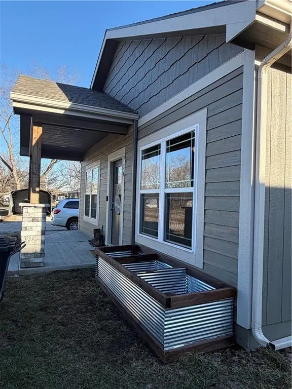 934 E Hamblin Street, Ottawa, KS 66067 - #3