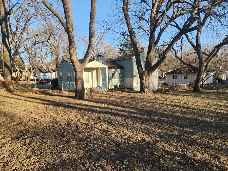 5808 Mackey Street, Mission, KS 66202 - #2
