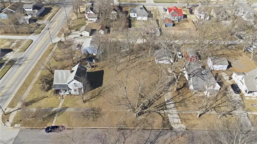 628 S Willow Street, Ottawa, KS 66067 - #3