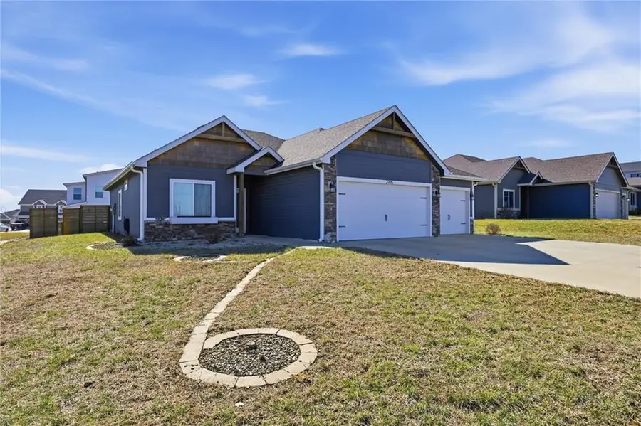 2705 Chasehire Drive, Lawrence, KS 66046 - #2