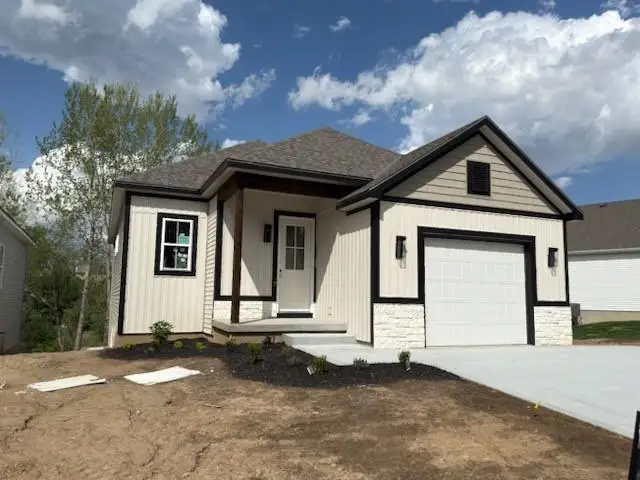 3111 Carlisle Court, Saint Joseph, MO 64506 - #2