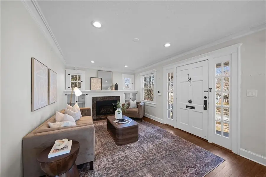 331 E Dartmouth Road, Kansas City, MO 64113 - #2