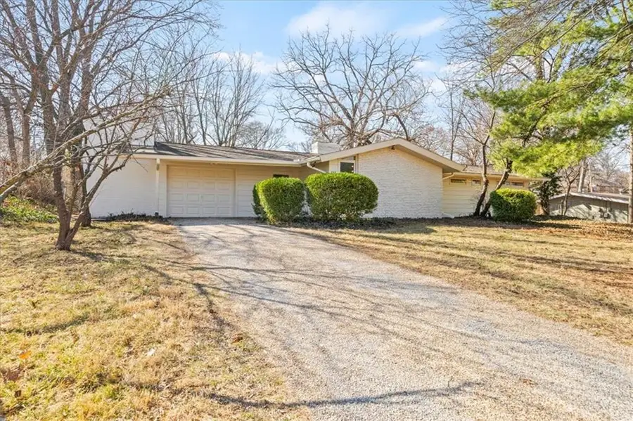 115 W 96th Street, Kansas City, MO 64114 - #2