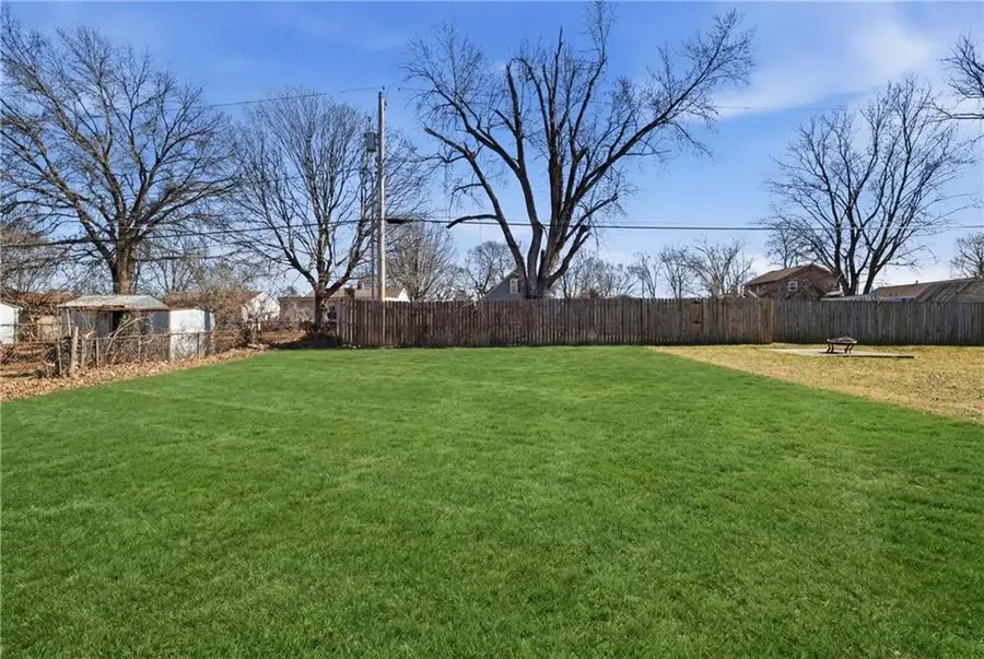 309 N Cedar Avenue, Independence, MO 64053 - #3