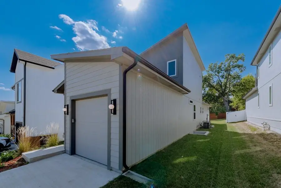 4436 Tracy Avenue, Kansas City, MO 64110 - #2