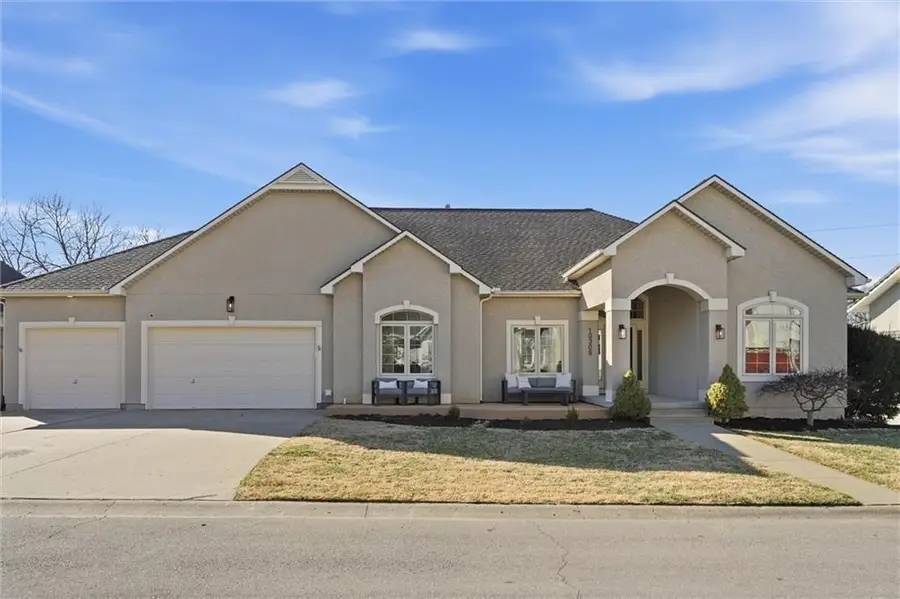 10308 Granada Lane, Overland Park, KS 66207 - #2