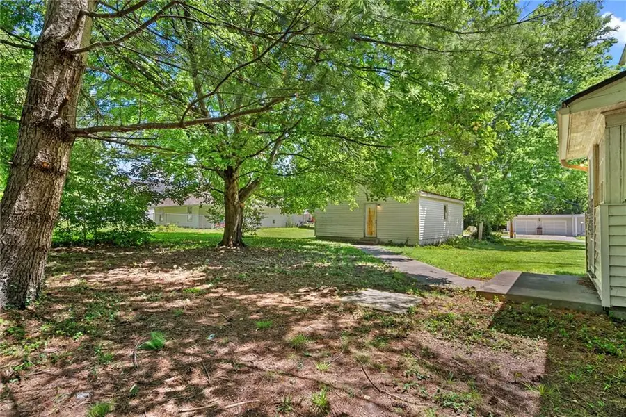 602 W Walnut Street, Grain Valley, MO 64029 - #3