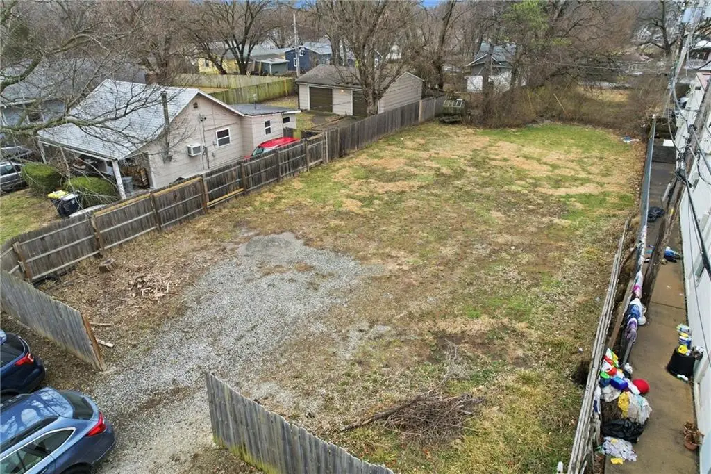 311 W 81st Street, Kansas City, MO 64114 - #1