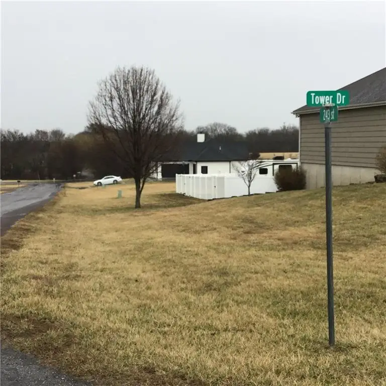 1005 W 243rd Street, Cleveland, MO 64734 - #2