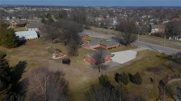 15590 Antioch Road, Overland Park, KS 66221