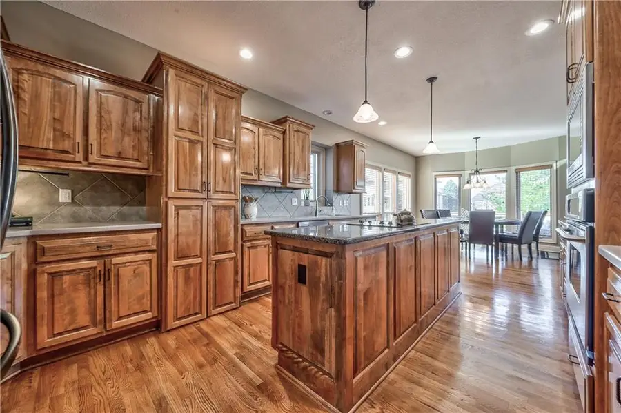 9618 S Appleridge Lane, Lenexa, KS 66227 - #2