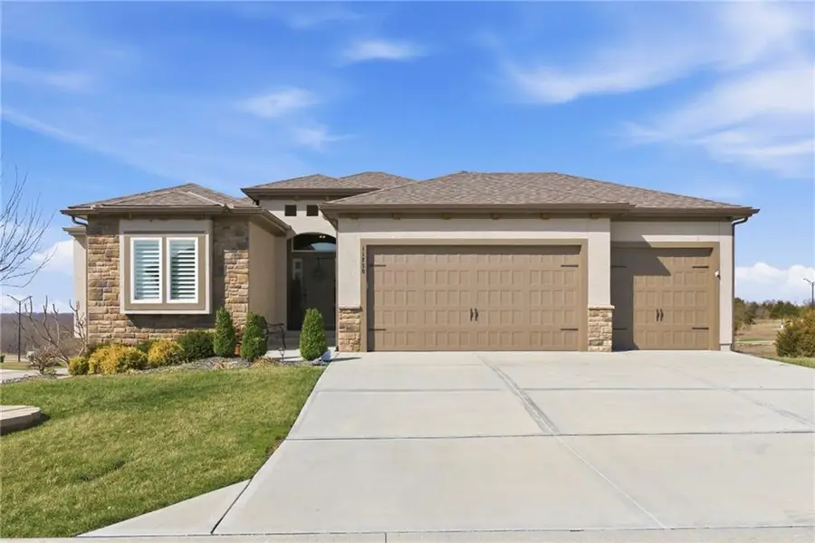 11230 S Zarda Drive, Olathe, KS 66061 - #2