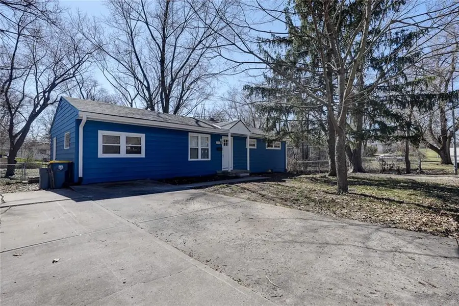 11215 E 49th Street, Kansas City, MO 64133 - #2