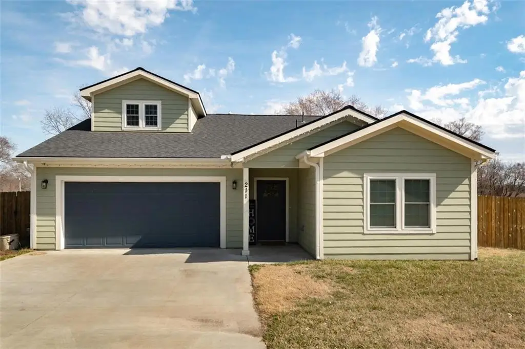 211 Harrison Street, Pomona, KS 66076 - #1