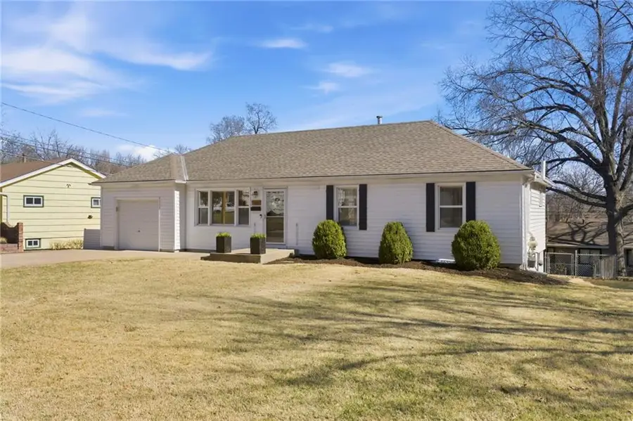 9237 Hemlock Street, Overland Park, KS 66212 - #3