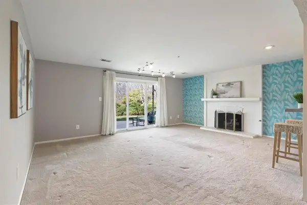 10712 Glenwood Street #B, Overland Park, KS 66211