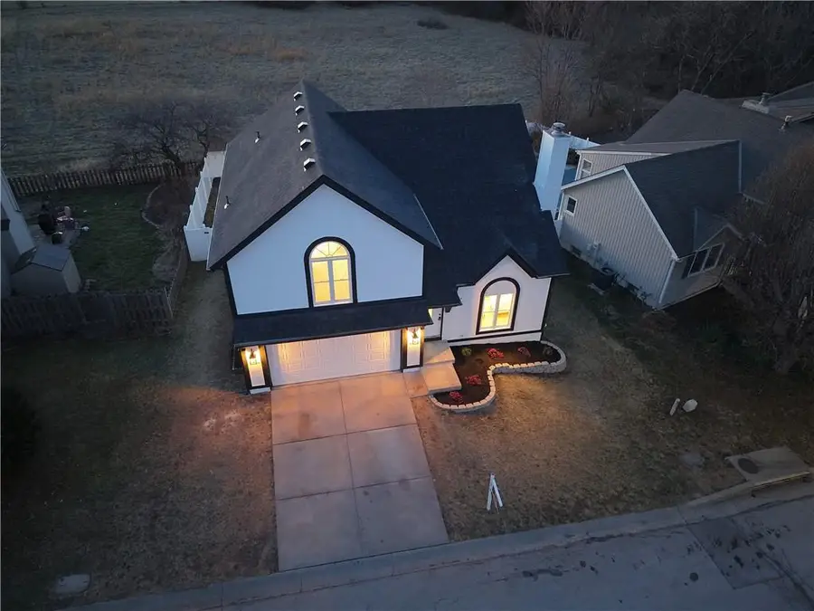 12602 Fountain Lake Drive, Grandview, MO 64030 - #3