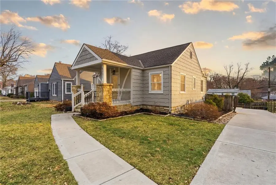 5731 Walmer Street, Mission, KS 66202 - #2