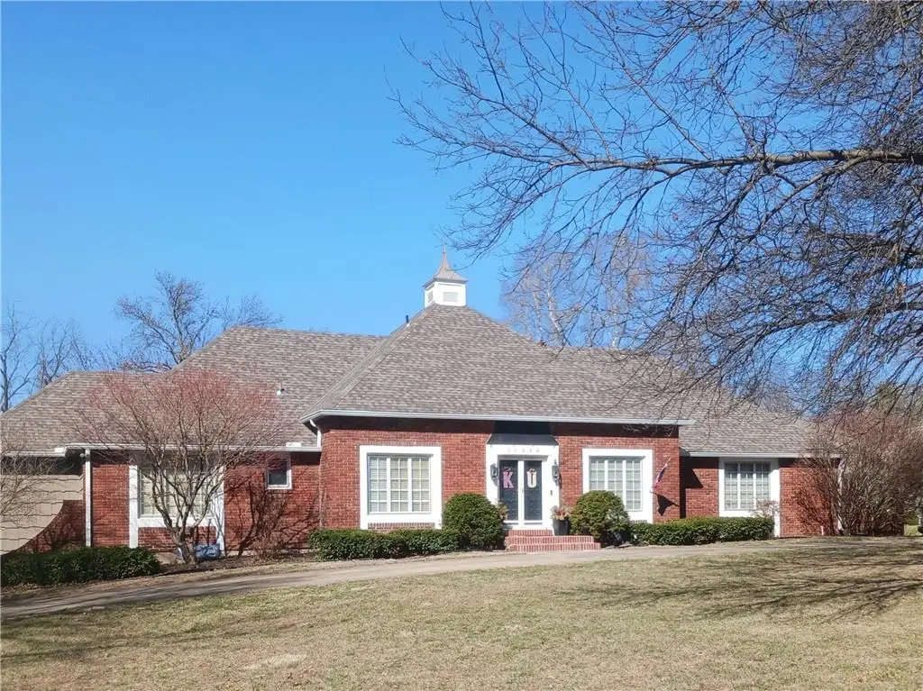 11222 Holly Street, Kansas City, MO 64114 - #1