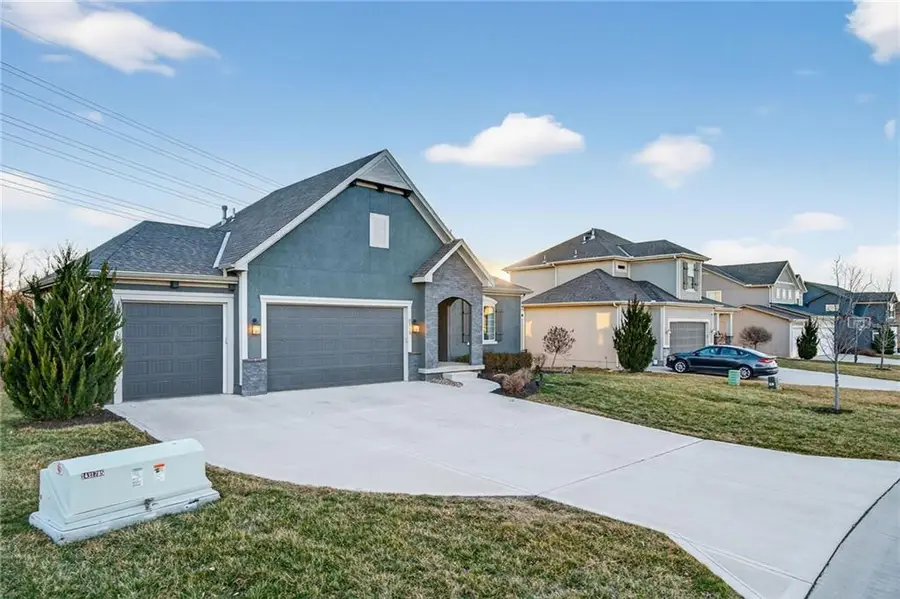 3213 SE Mill Creek Lane, Lees Summit, MO 64063 - #3