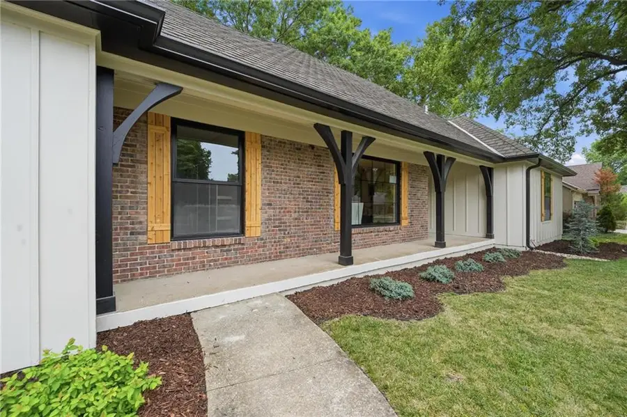 7401 W 101st Street, Overland Park, KS 66212 - #2