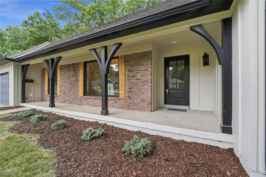 7401 W 101st Street, Overland Park, KS 66212 - #3