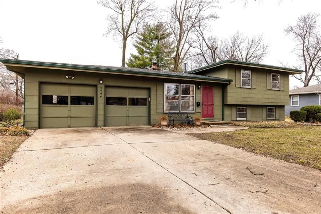 6404 N Walrond Avenue, Kansas City, MO 64119 - #1