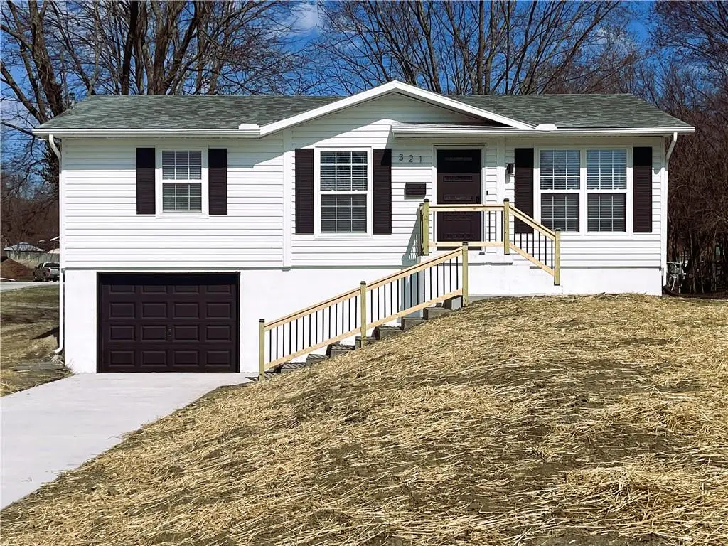 321 E Mason Street, Odessa, MO 64076 - #1