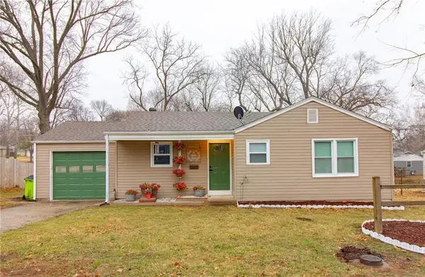 203 S Halsey Avenue, Harrisonville, MO 64701