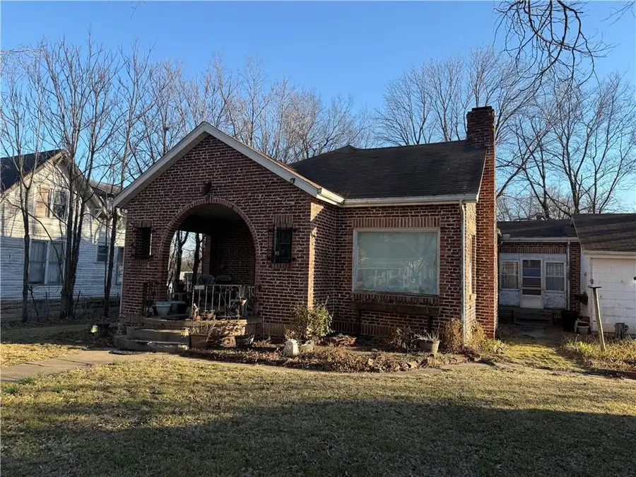 717 E Poplar Street, Independence, KS 67301 - #2