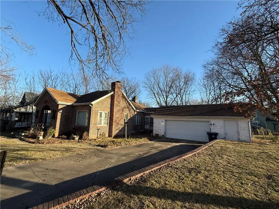 717 E Poplar Street, Independence, KS 67301 - #3