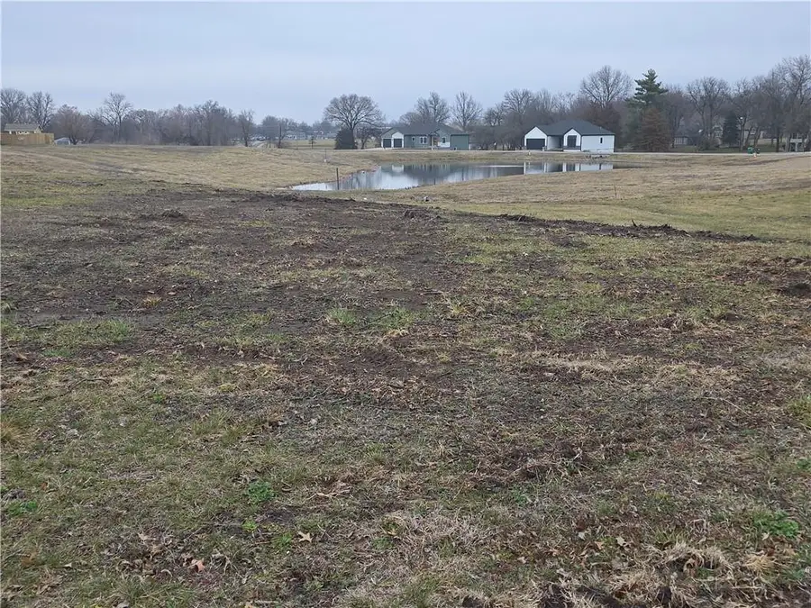 823 W 17th Street, Ottawa, KS 66067 - #2