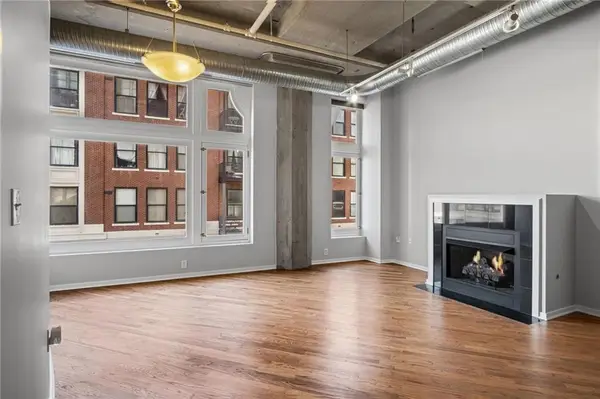 2107 Grand Boulevard #304, Kansas City, MO 64108