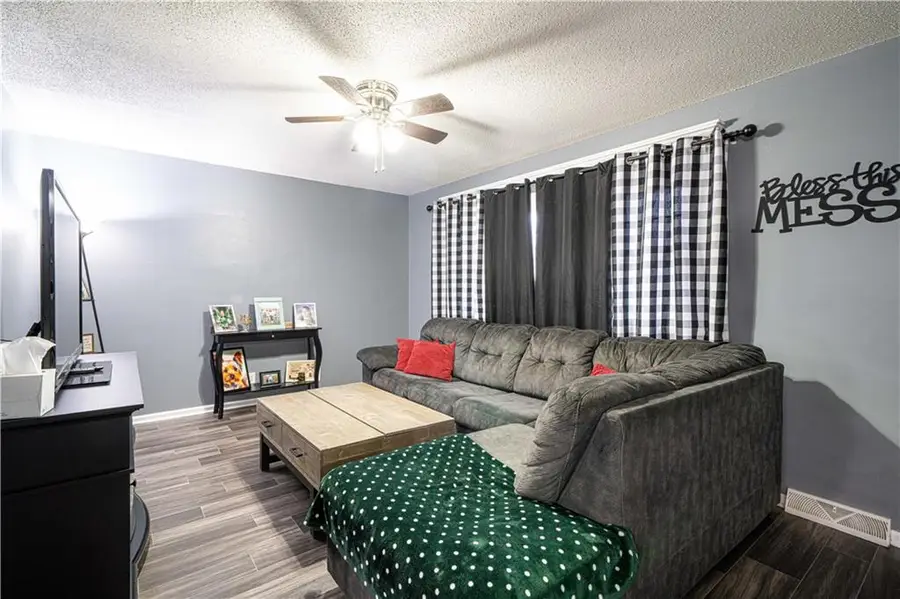 6008 N 23rd Street Terrace, Saint Joseph, MO 64505 - #3