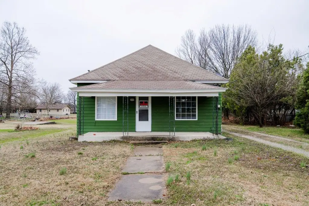 708 E Antelope Street, Girard, KS 66724 - #1