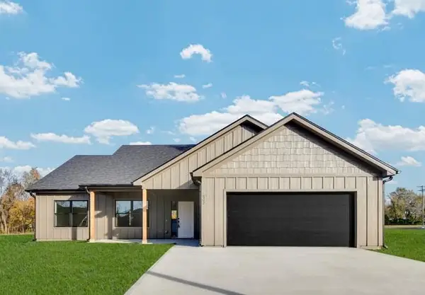 501 East Street, East Lynne, MO 64743