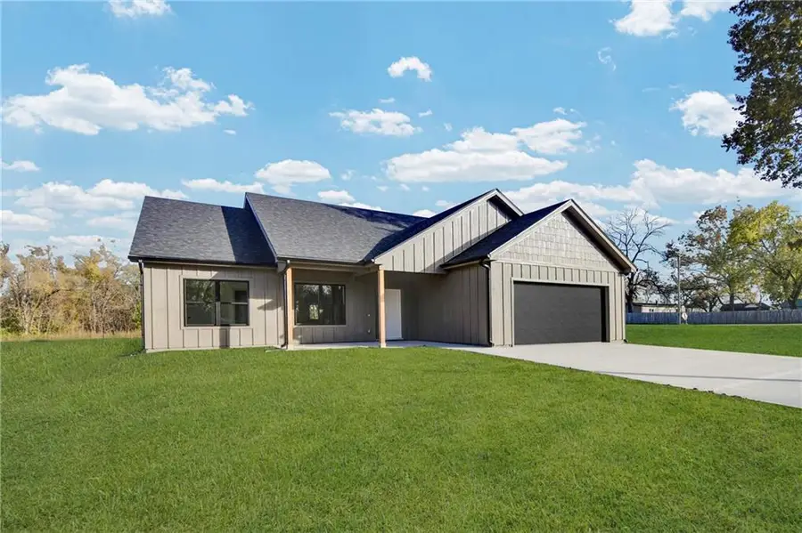 501 East Street, East Lynne, MO 64743 - #2