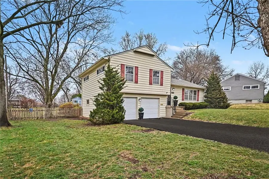 9106 W 97th Street, Overland Park, KS 66212 - #2