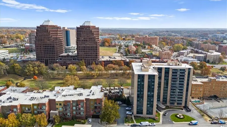 4545 Wornall Road #1110, Kansas City, MO 64111 - #3