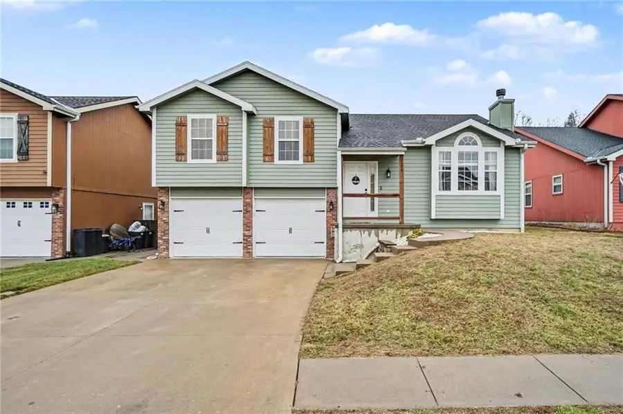 2204 Meadow Trail, Saint Joseph, MO 64503 - #2