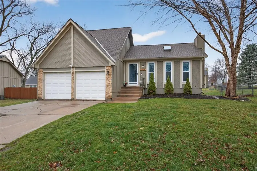 14014 S Cottonwood Drive, Olathe, KS 66062 - #2