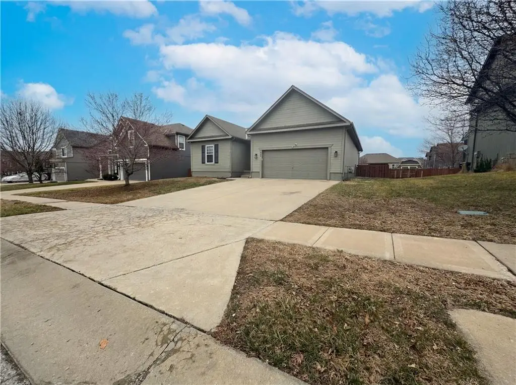 560 E Mockingbird Street, Gardner, KS 66030 - #1