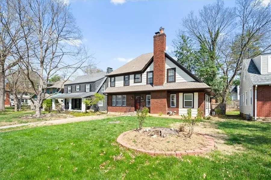 5711 Cherry Street, Kansas City, MO 64110 - #2