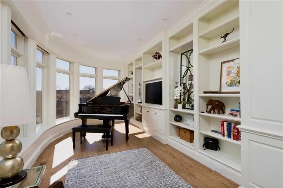 400 W 49th Terrace #2056, Kansas City, MO 64112 - #2