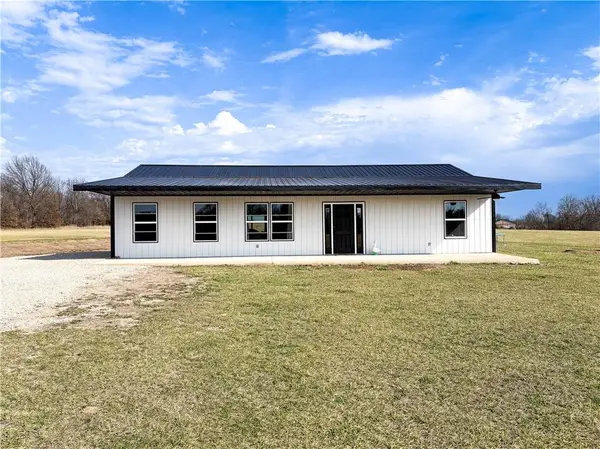 1231 SW 101 Road, Chilhowee, MO 64733