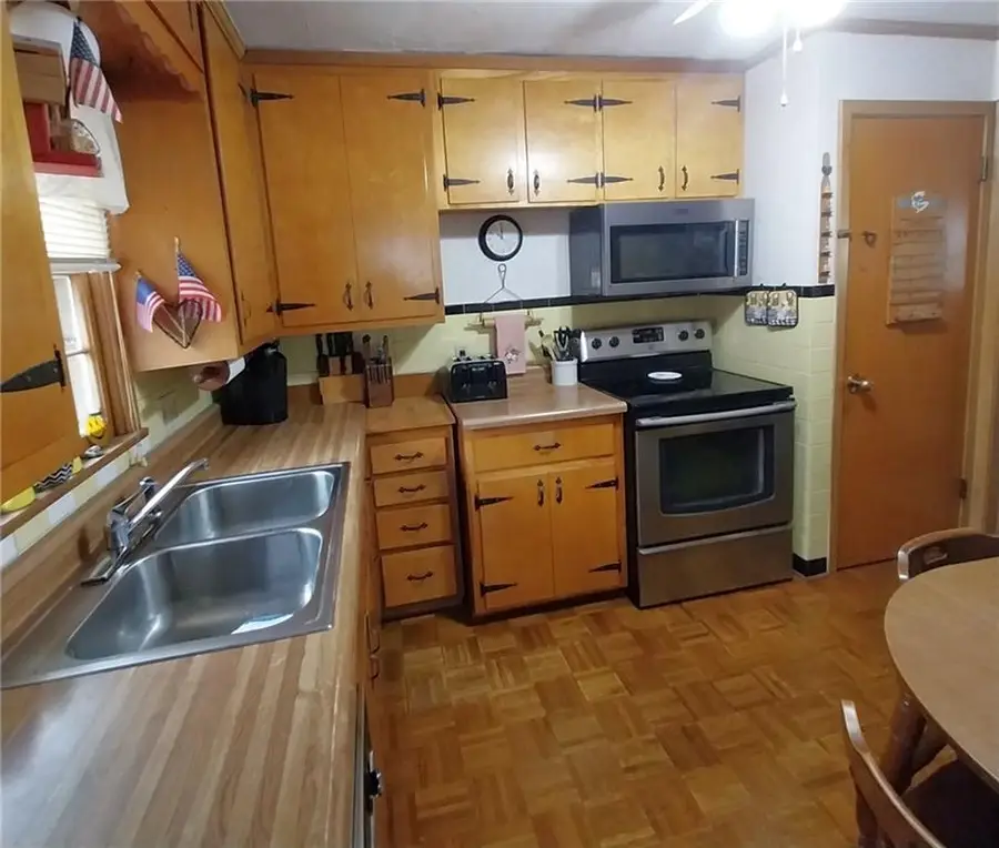 103 N Arnold Avenue, Harrisonville, MO 64701 - #2