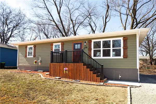 1106 Clayzell Drive, El Dorado Springs, MO 64744