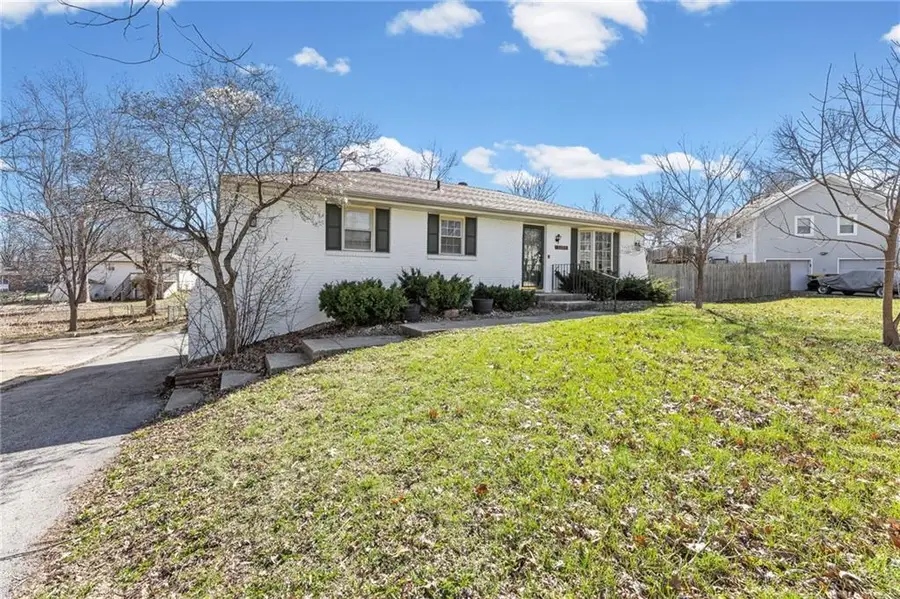 1303 Milwaukee Street, Excelsior Springs, MO 64024 - #2