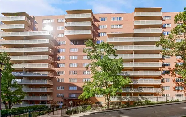 310 W 49th Street #303, Kansas City, MO 64112